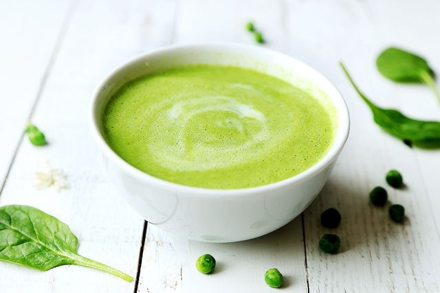 crema de guisantes y menta kefir agua